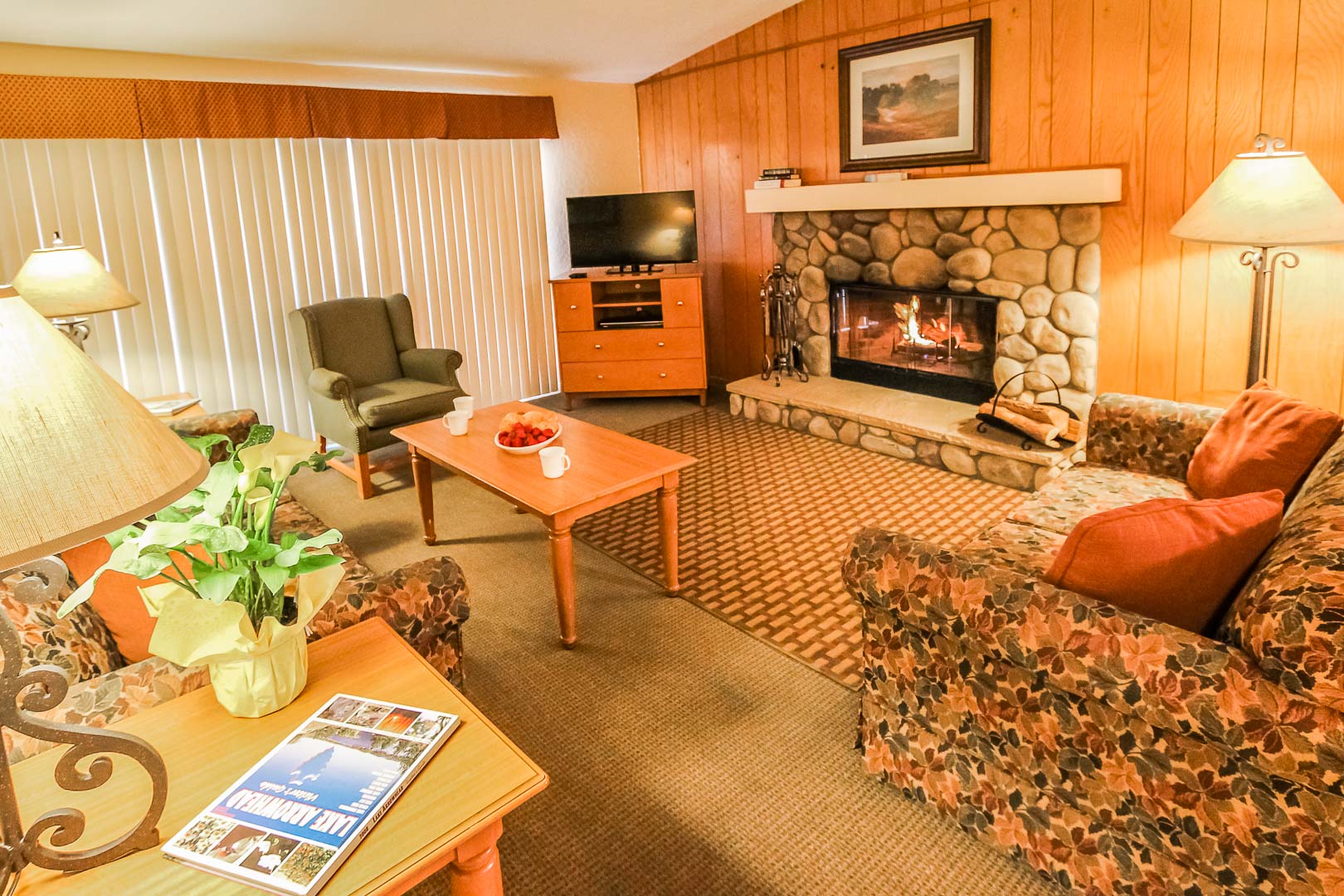 A charming living room area at VRI's Lake Arrowhead Chalets in California.